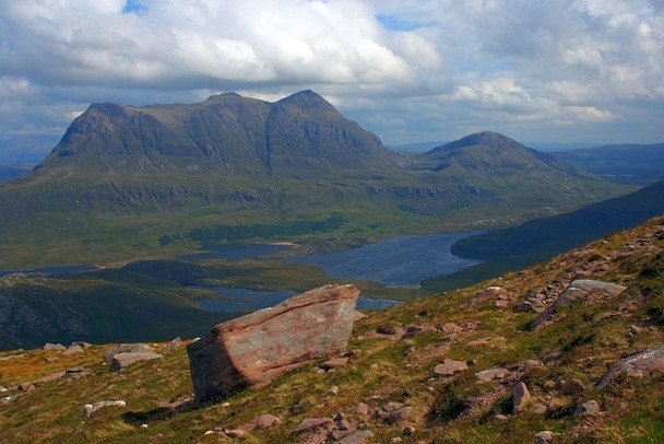 Photo 6"x4" Boulder on the Slopes of Stac Pollaidh Stac Pollaidh c2008