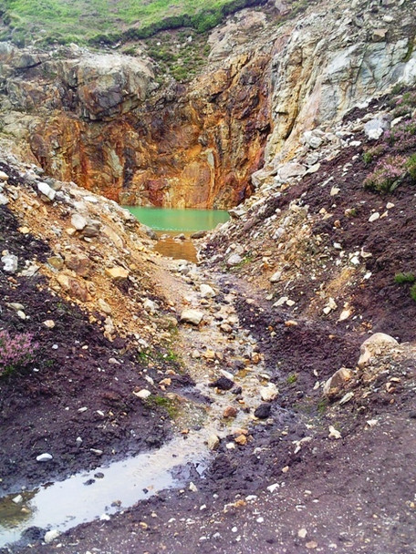 Photo 6"x4" Quarry beside the Beinn Eagagach track Beinn Eagagach c2008