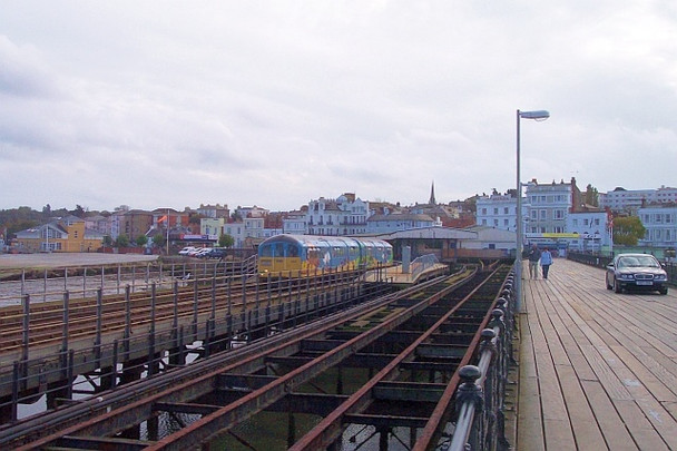 Photo 6"x4" Three piers in one, Ryde Ryde c2005