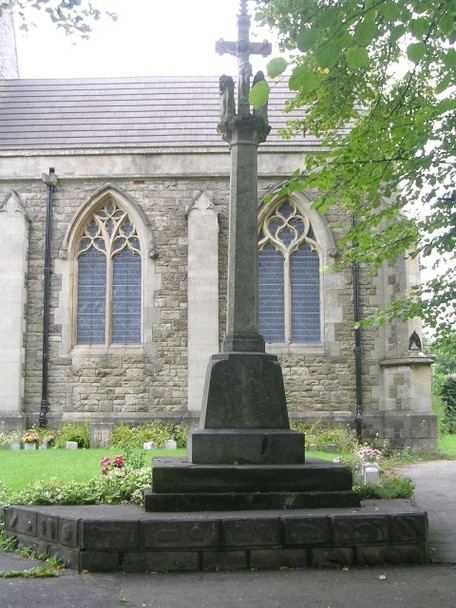 Photo 6"x4" St Mark's Memorial Cross - Church Place Swindon\/SU1685 c2008