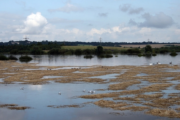 Photo 6"x4" Flooded stubble field Castleford c2008