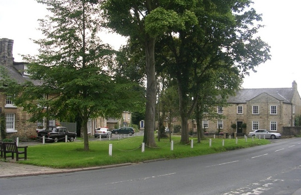 Photo 6"x4" Village Green - Thorp Arch Thorp Arch c2008