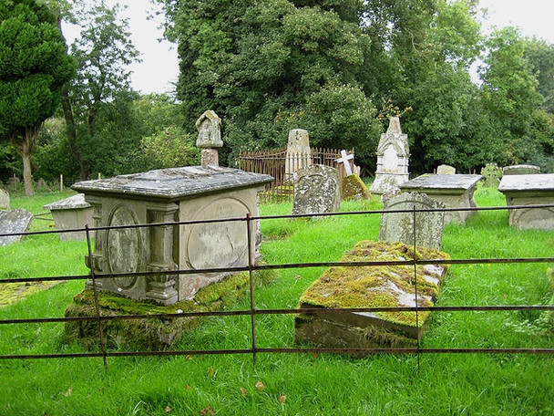 Photo 6"x4" Gravestones and medieval cross, St Dubricius Kynaston\/SO5427 c2008