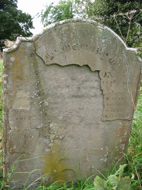 Photo 6"x4" Detail remaining on gravestone Broad Street\/TR1640 c2008