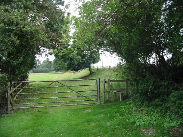 Photo 6"x4" Looking S along the Elham Valley Way as it heads out of Lyminge Broad Street\/TR1640 c2008