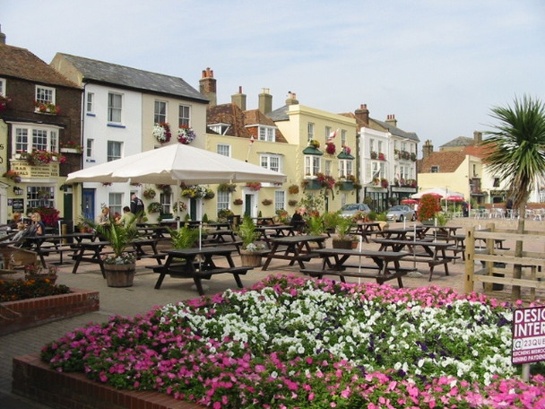 Photo 6"x4" Colourful pub seating area on Beach Street Deal c2008