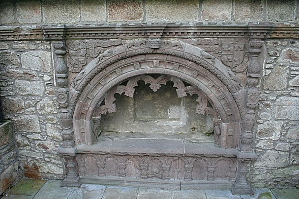 Photo 6"x4" The Tolquhon Tomb Tarves c2008