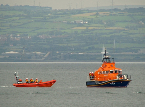 Photo 6"x4" Two lifeboats off Bangor Bangor\/J5081 c2008