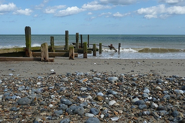 Photo 6"x4" Another one bites the dust Winterton-on-Sea c2008