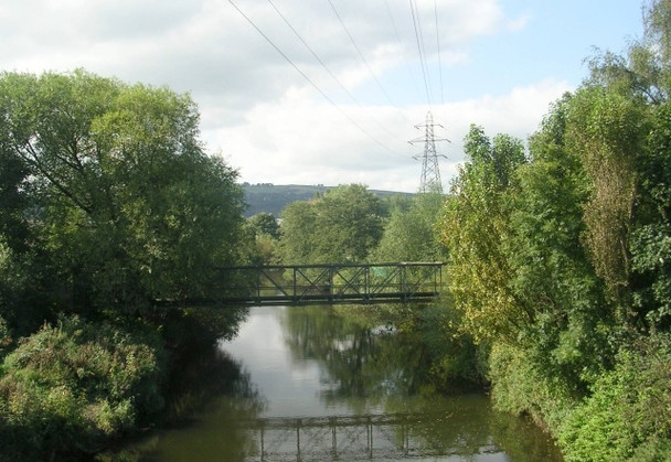 Photo 6"x4" River Aire - Bradford Road Keighley c2008