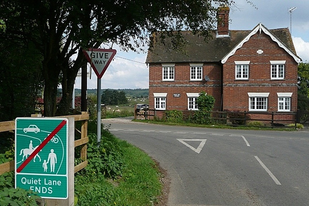 Photo 6"x4" Walnut Tree Cottages Bucklebury c2008