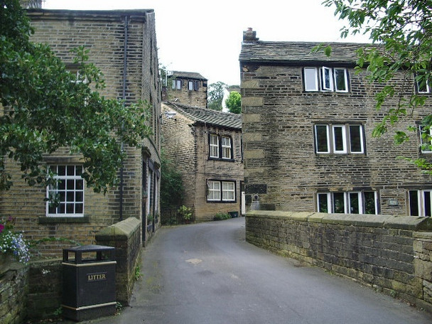 Photo 6"x4" High Street Luddenden c2008