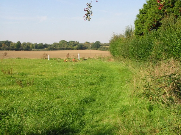 Photo 6"x4" Field being used as a cemetery, Crockenhill Swanley\/TQ5168 c2008