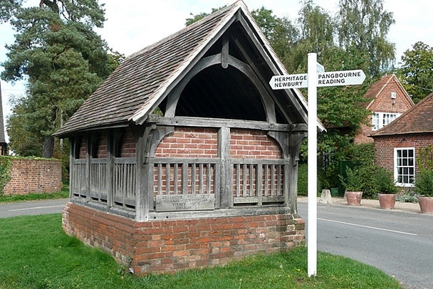 Photo 6"x4" Yattendon bus shelter Yattendon c2008
