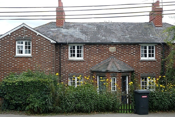 Photo 6"x4" Cottages on the A4 Parker's Corner c2008