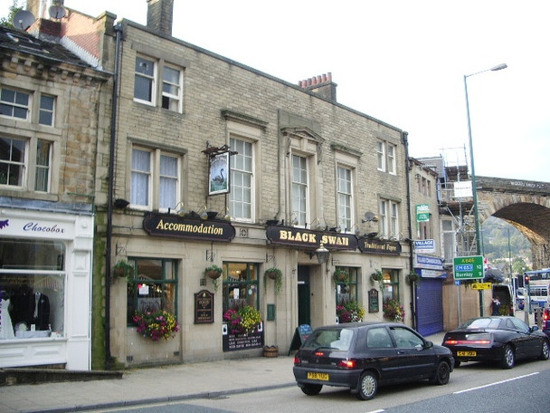 Photo 6"x4" Black Swan, Burnley Road, Todmorden Todmorden c2008