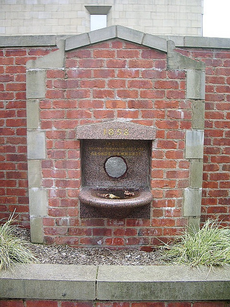 Photo 6"x4" Memorial fountain, Fleming Square Blackburn\/SD6827 c2008