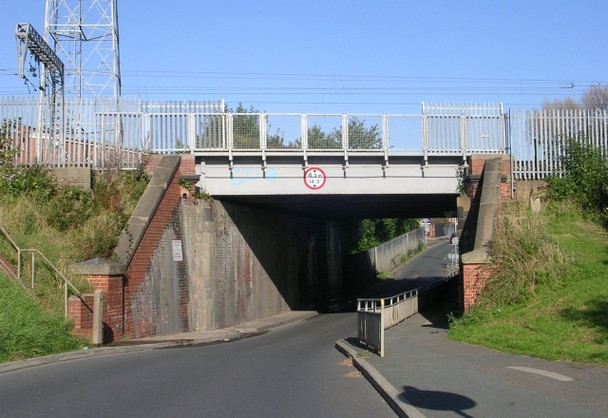 Photo 6"x4" Bridge HUL4-32 - Osmondthorpe Lane Halton\/SE3433 c2008