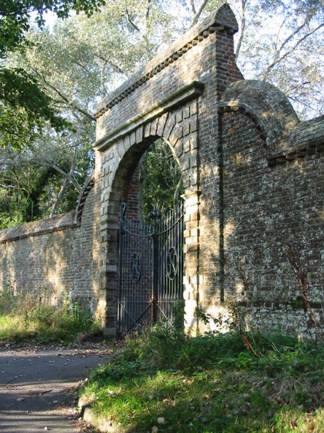 Photo 6"x4" Gate entrance to Northbourne Court grounds Northbourne\/TR3352 c2008