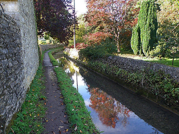 Photo 6"x4" Unsuitable for motors Duntisbourne Abbots c2008