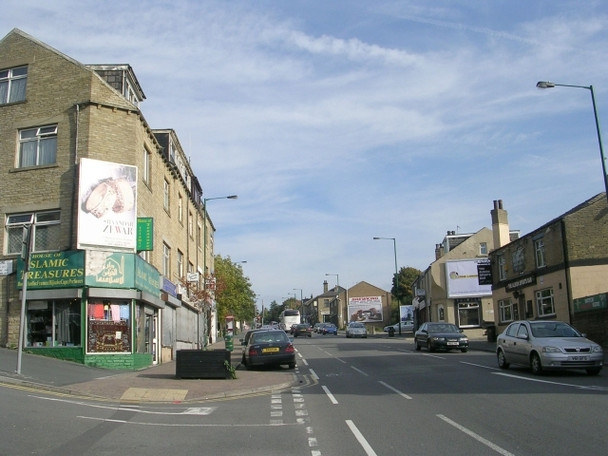 Photo 6"x4" Looking up Leeds Road Bradford\/SE1632 c2008
