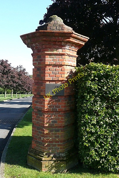 Photo 6"x4" Gatepost at The Oratory School Exlade Street c2008