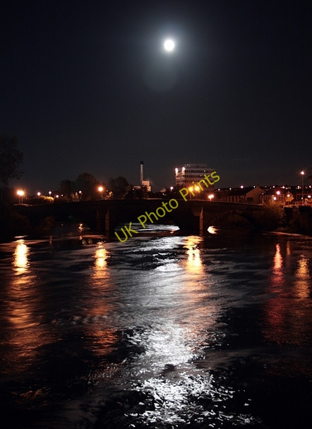 Photo 6"x4" Moon river Castleford c2008