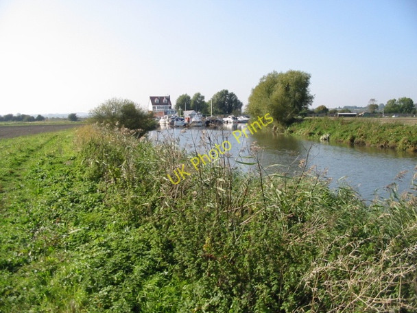 Photo 6"x4" View along the Great Stour to The Boat House West Stourmouth c2008