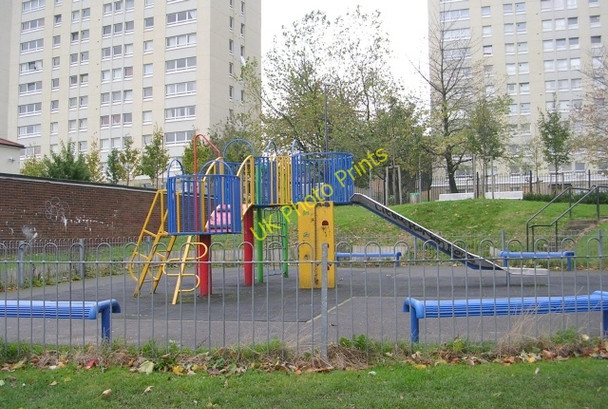 Photo 6"x4" Playground - Hawkshead Drive, Manchester Road Bradford\/SE1632 c2008