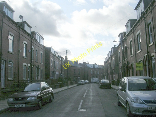 Photo 6"x4" Whingate Avenue - Town Street Armley c2008