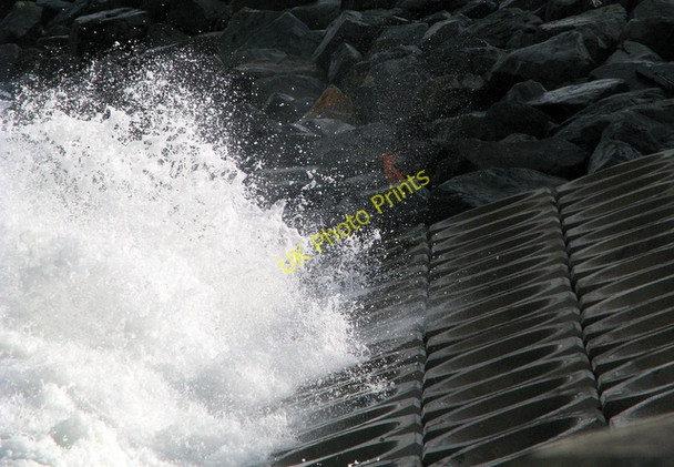 Photo 6"x4" Wave power, Eisenhower Pier Bangor\/J5081 c2008