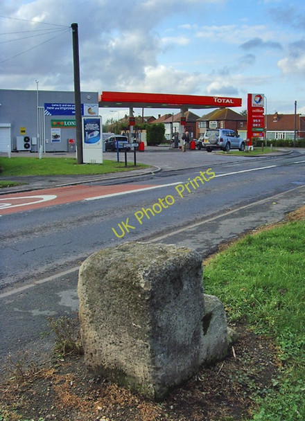 Photo 6"x4" Wyton Bar Bilton\/TA1633 c2008