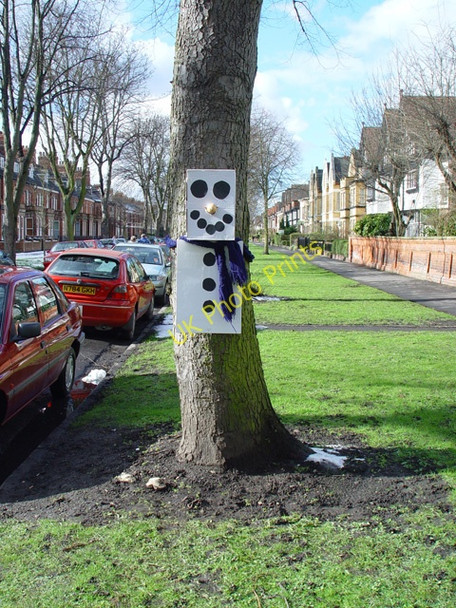 Photo 6"x4" Snowman Tree, Westbourne Avenue, Hull Kingston upon Hull c2004