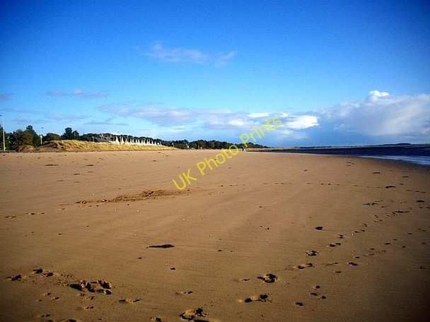 Photo 6"x4" The Sands of Broughty Tayport c2008
