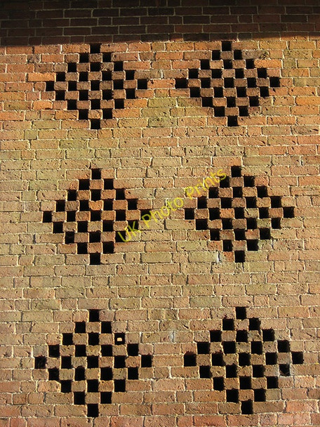 Photo 6"x4" Ventilation holes Wellington\/SO4948 c2008