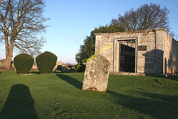 Photo 6"x4" Spynie Kirkyard Bishopmill c2008