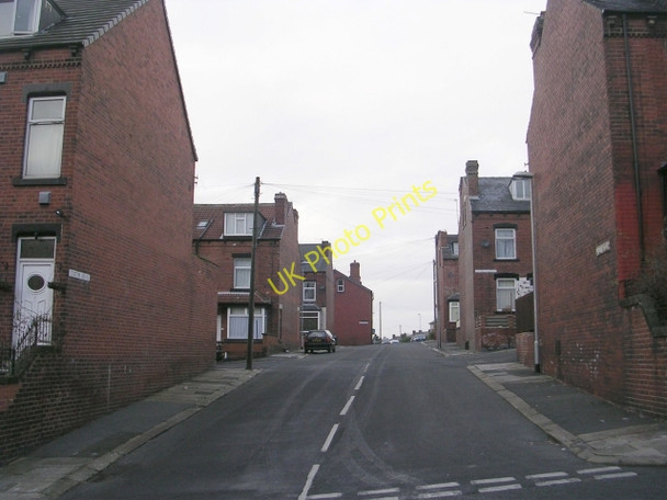 Photo 6"x4" Station Grove - Hough Lane, Bramley Pudsey\/SE2233 c2008