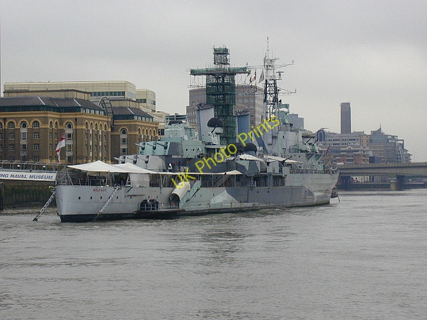 Photo 6"x4" View up river from Tower Pier London c2008