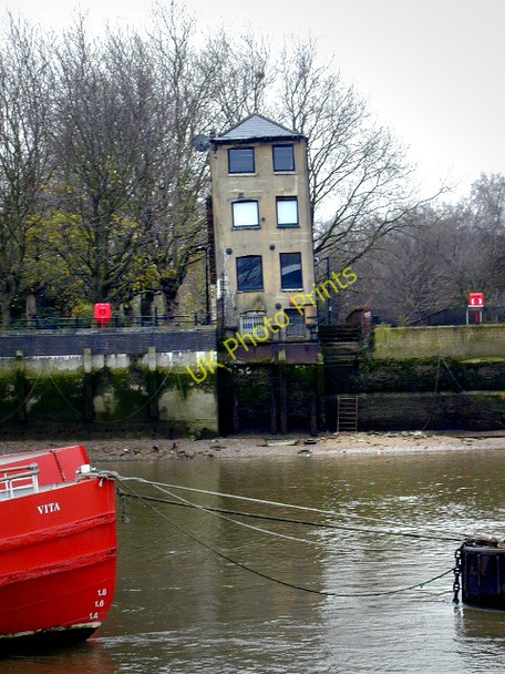 Photo 6"x4" Building at the end of Fulford Street,  Kings Stairs Bermondsey c2008