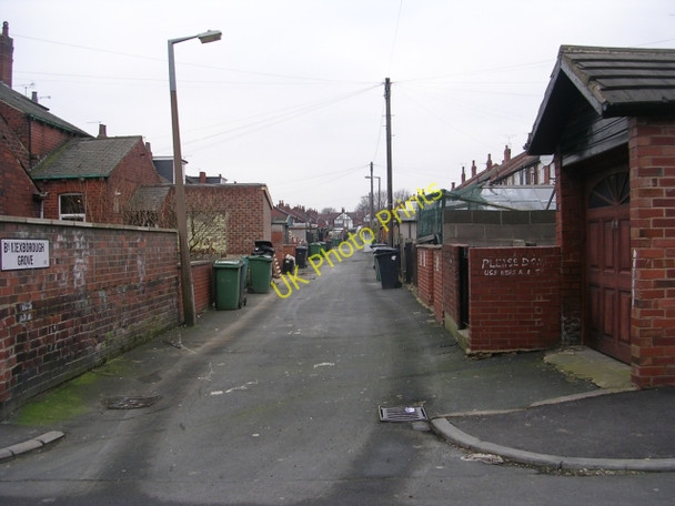Photo 6"x4" Back Mexborough Grove - Mexborough Road Leeds\/SE3034 c2008