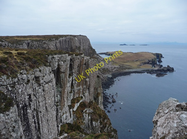 Photo 6"x4" Cliffs above Lub a' Sgiathain Duntulm c2008
