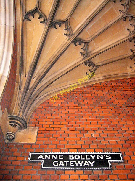 Photo 6"x4" Anne Boleyn's Gateway, Hampton Court Palace Surbiton c2008