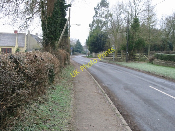 Photo 6"x4" View looking W along The Street Oaksey c2009