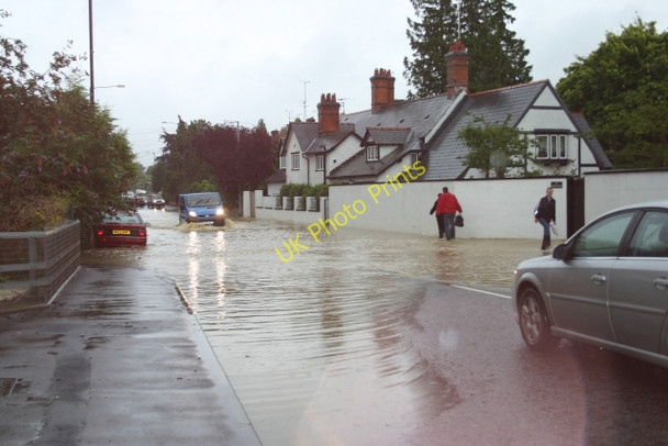 Photo 6"x4" Old Bath Road bridge over the River Chelt during the July 2007 floods Cheltenham c2007