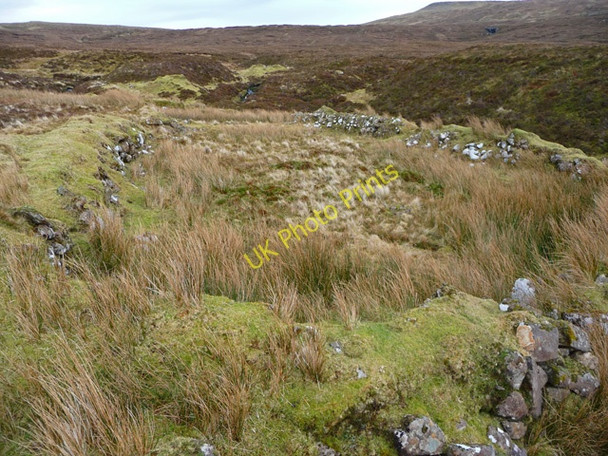 Photo 6"x4" Ancient sheep fanks by the L\u00c3\u00b2n Airigh-uige Balnaknock c2009