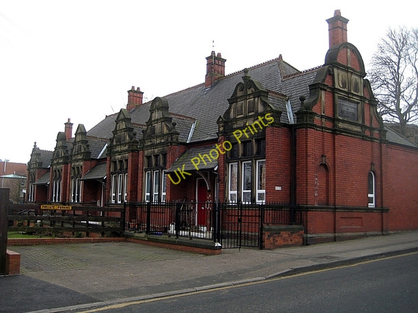 Photo 6"x4" Almshouses, 2-12 Westfield Road Wakefield\/SE3320 c2009
