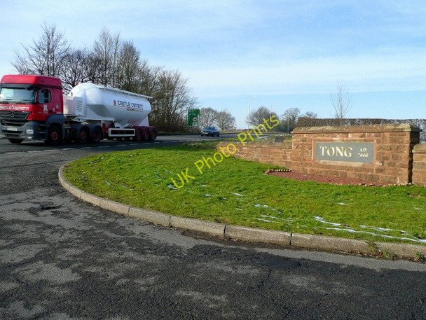 Photo 6"x4" Tong village sign Tong\/SJ7907 c2009