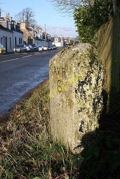 Photo 6"x4" Milestone, Dalrymple Dalrymple c2009