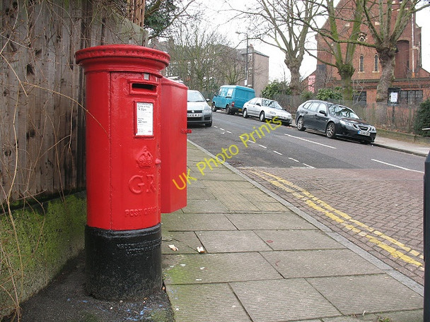 Photo 6"x4" Georgian postbox,  Glenluce Road Greenwich\/TQ3977 c2009