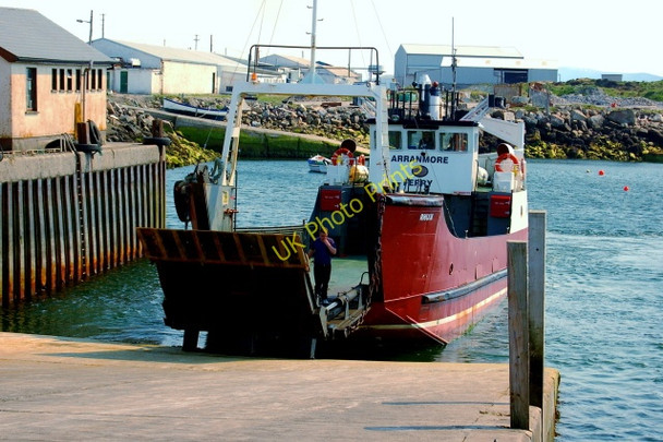 Photo 6"x4" Burtonport Ferry arriving to take on vehicles & people Burtonport c2008